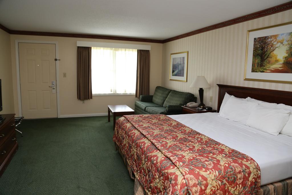 Fairbanks Inn 세인트 존스베리 외부 사진
