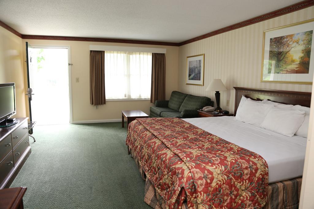 Fairbanks Inn 세인트 존스베리 외부 사진