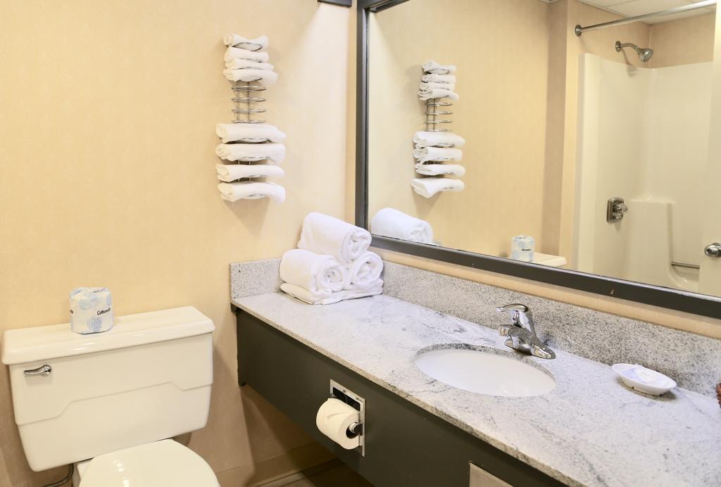Fairbanks Inn 세인트 존스베리 외부 사진