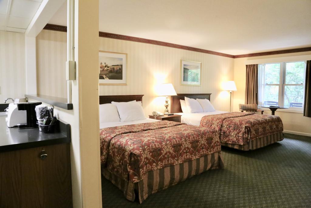Fairbanks Inn 세인트 존스베리 외부 사진