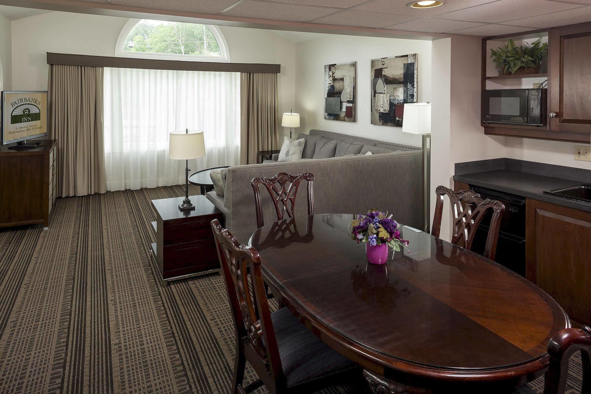 Fairbanks Inn 세인트 존스베리 외부 사진