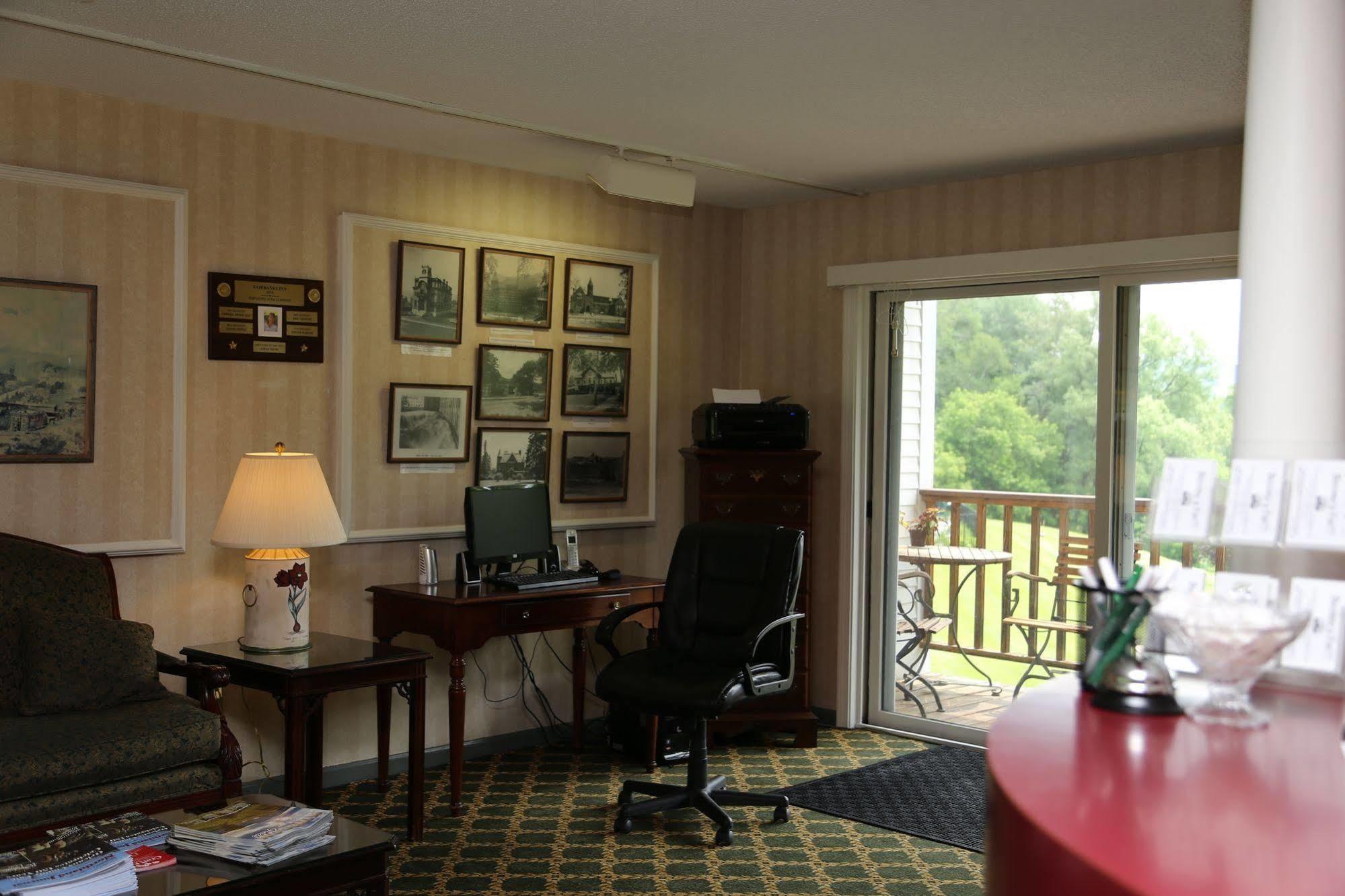 Fairbanks Inn 세인트 존스베리 외부 사진